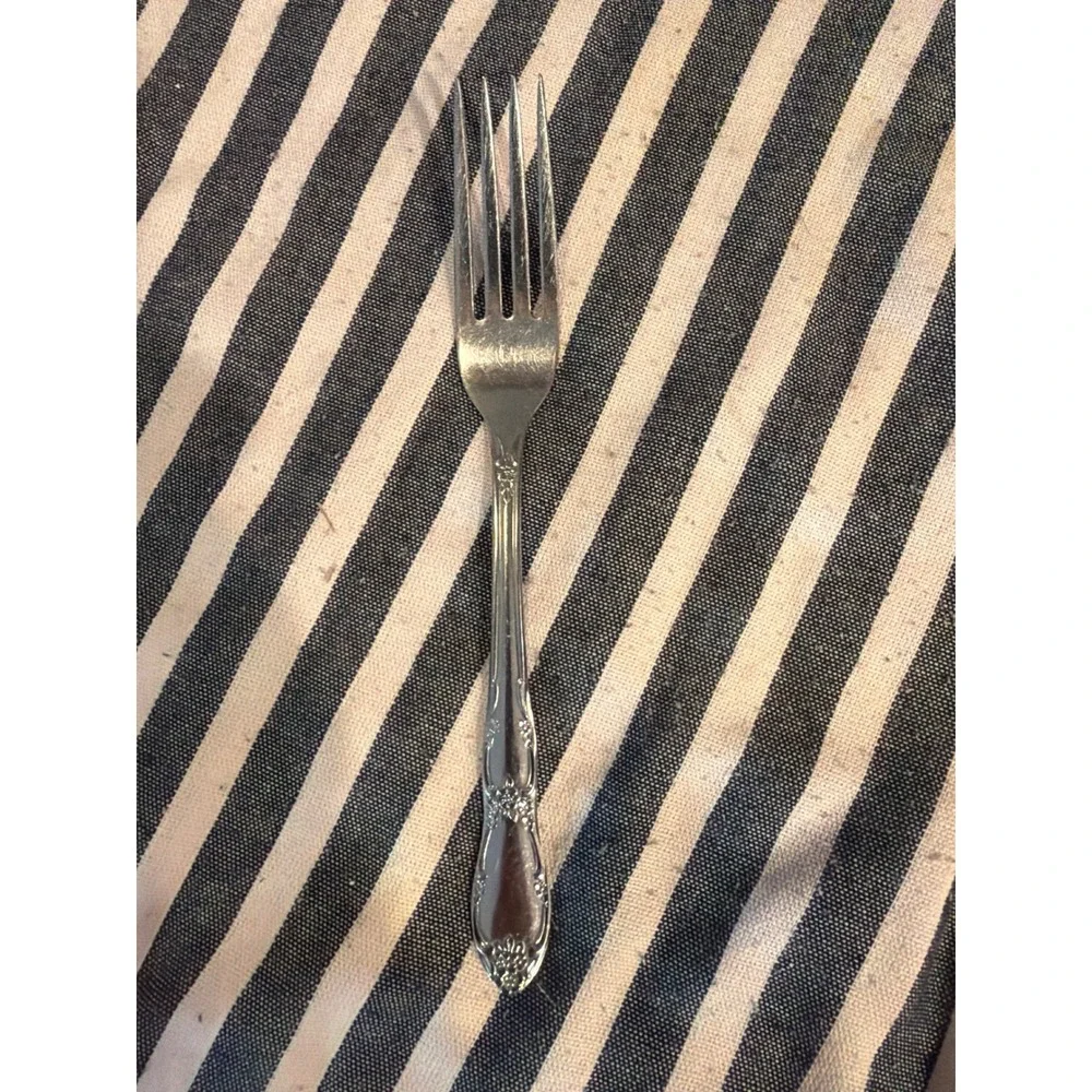 Wm. A. Rogers Oneida Ltd. Stainless Steel Dinner Fork Fenway Floral Pattern